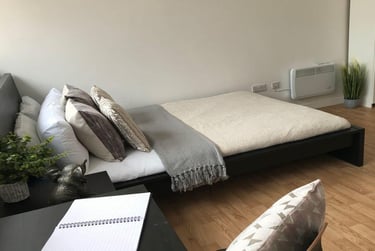 1 bed studio, The Midway, Basford, Newcastle under Lyme, ST51LD - Image 1
